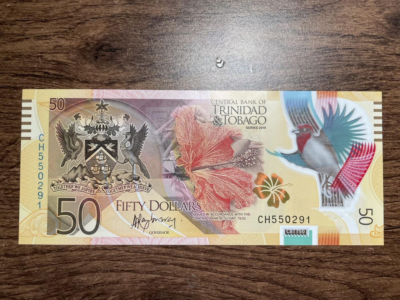 特立尼达和多巴哥 50 UNC 非常见纪念钞 而是相对较少的15年版