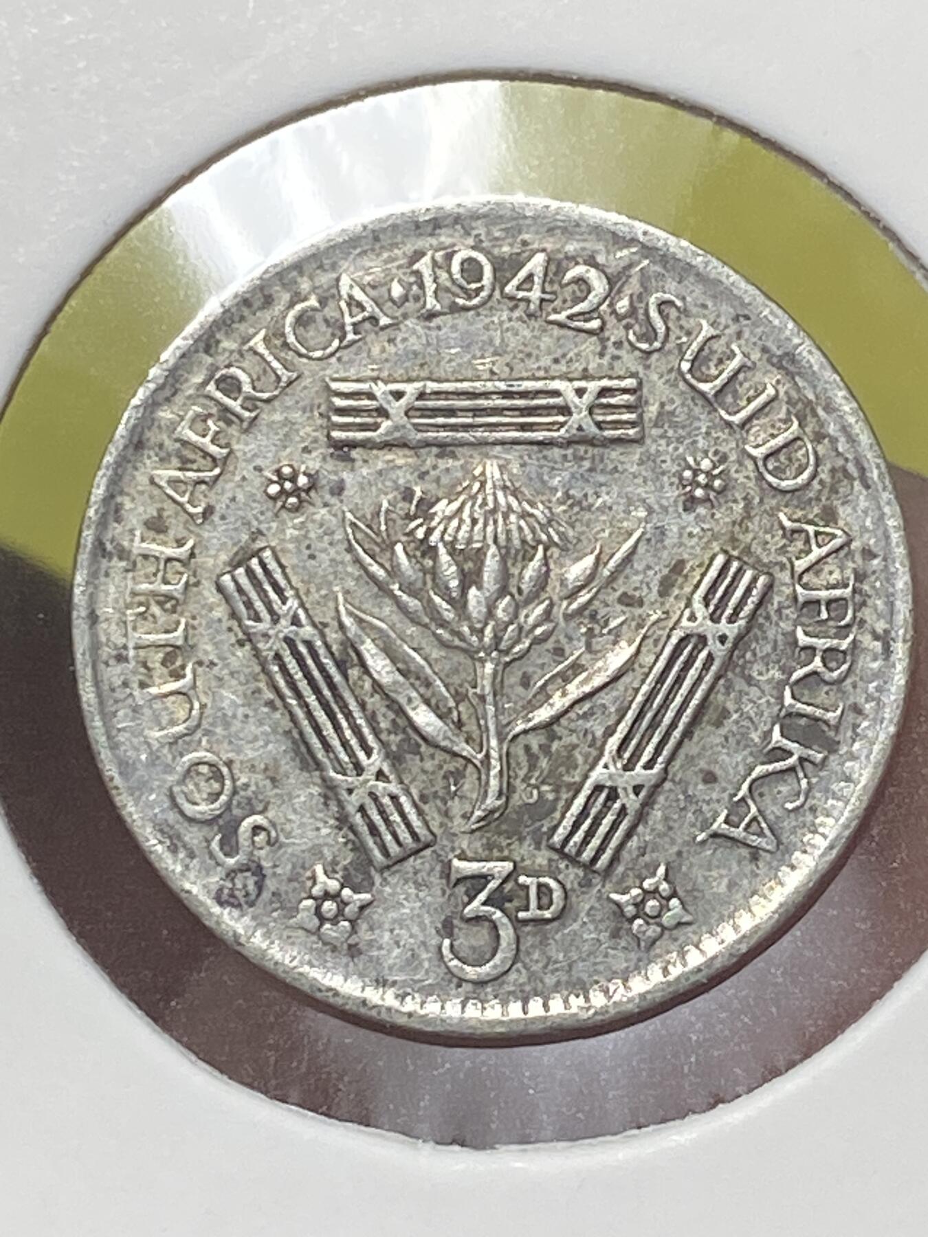 2026年第三十二场(总第二百零一场）外国精品纸夹币场(免佣金) 英属南非1942年3便士银币(乔治六世第一版，800高银)