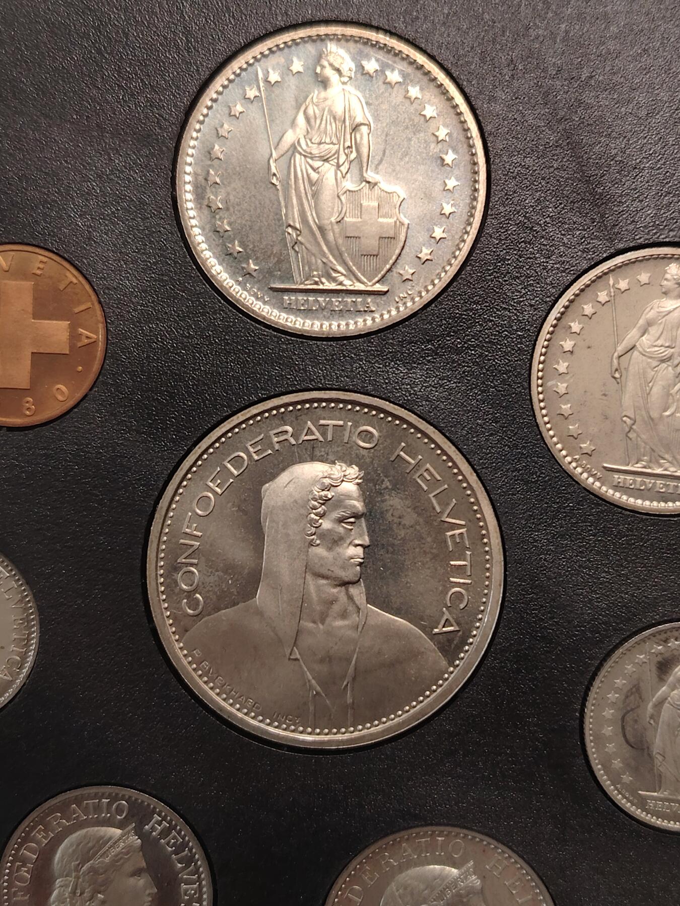 布加迪🐬～世界钱币(上海)🌾第 277 期 /  各国套币和散币