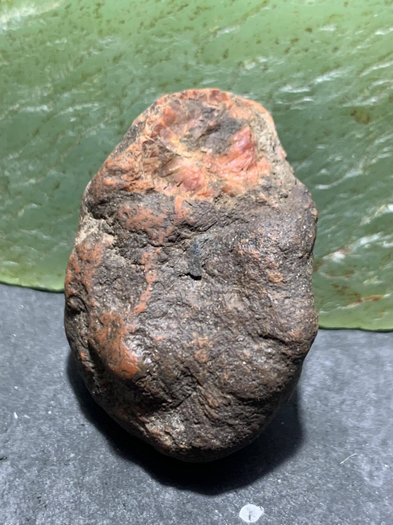 精美铁红皮开窗料南红玛瑙原石一颗，