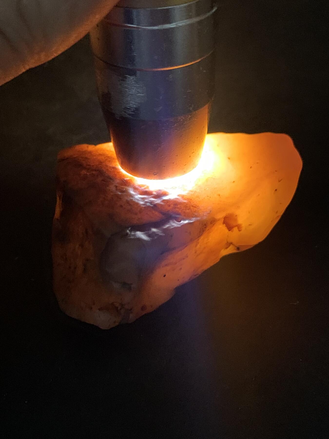 放福利！精美天然地表老皮冻料风化纹金丝玉籽料原石一块！