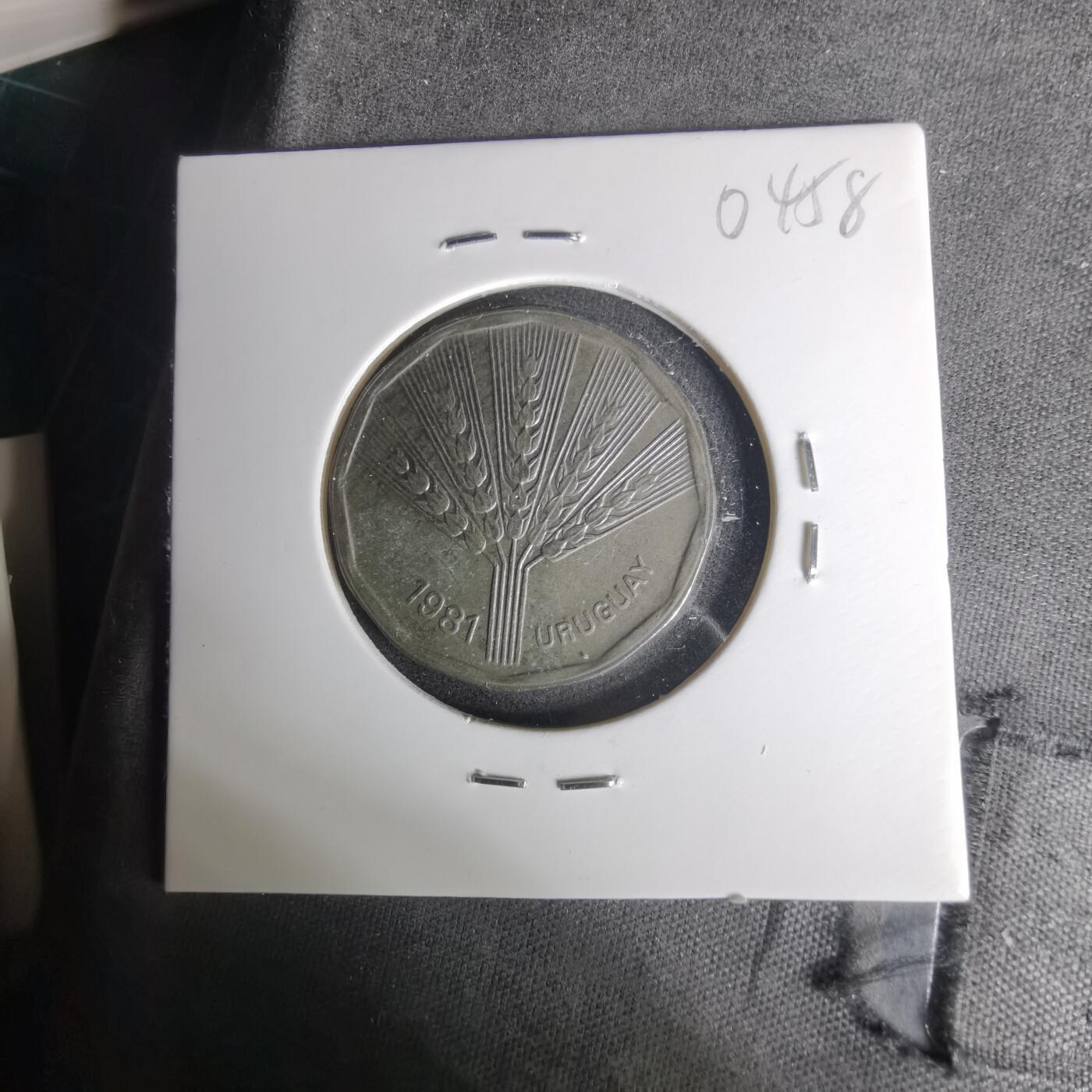 沼泽如烟--第1004场 乌拉圭1981年2比索