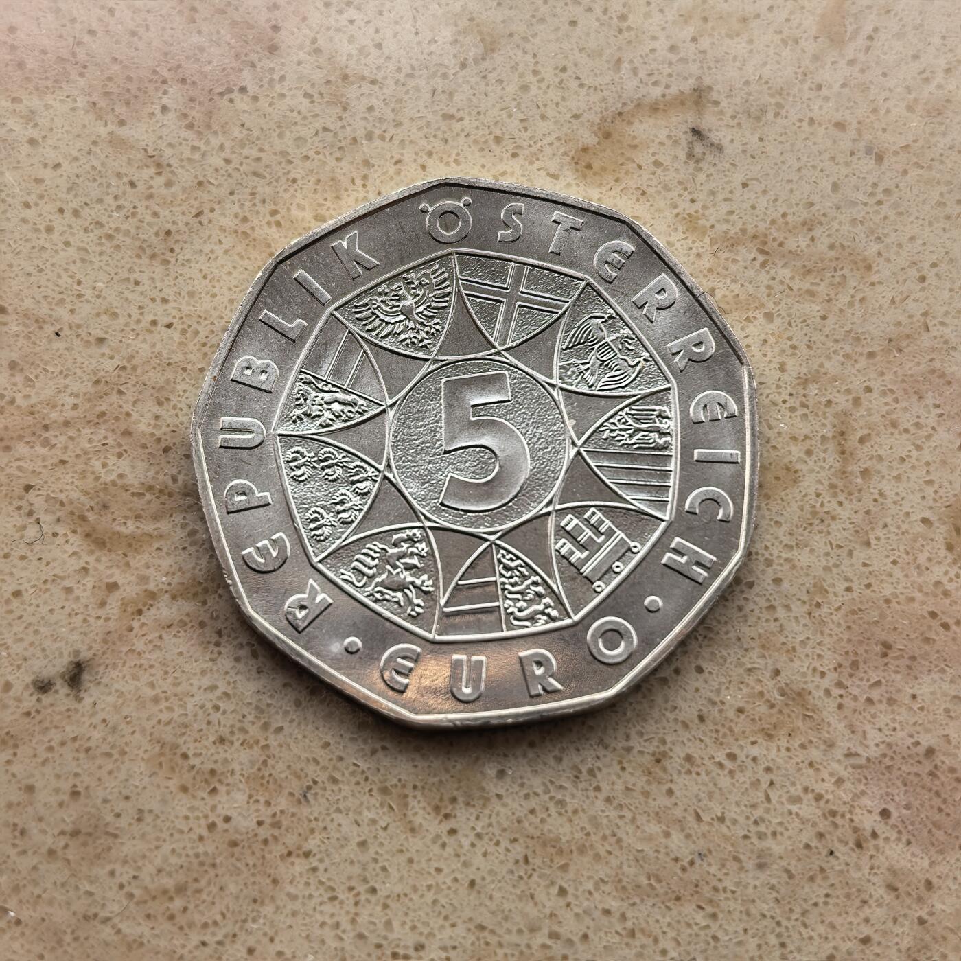 道一币馆币章第一百六十七场 奥地利2004年足球运动百年5欧元银币  10g 800s