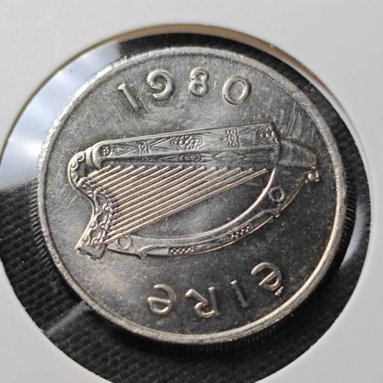 KK钱币收藏小铺  第396期  2月预留时间 周末发货  1980爱尔兰10便士 好品