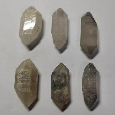 七河·世界世界币章杂件矿标化石小拍（总第38期） - 藏家出品X756（10） 块头比较大的云贵闪灵水晶原石一组6件 90多克 本件拍品由合作藏家邮寄