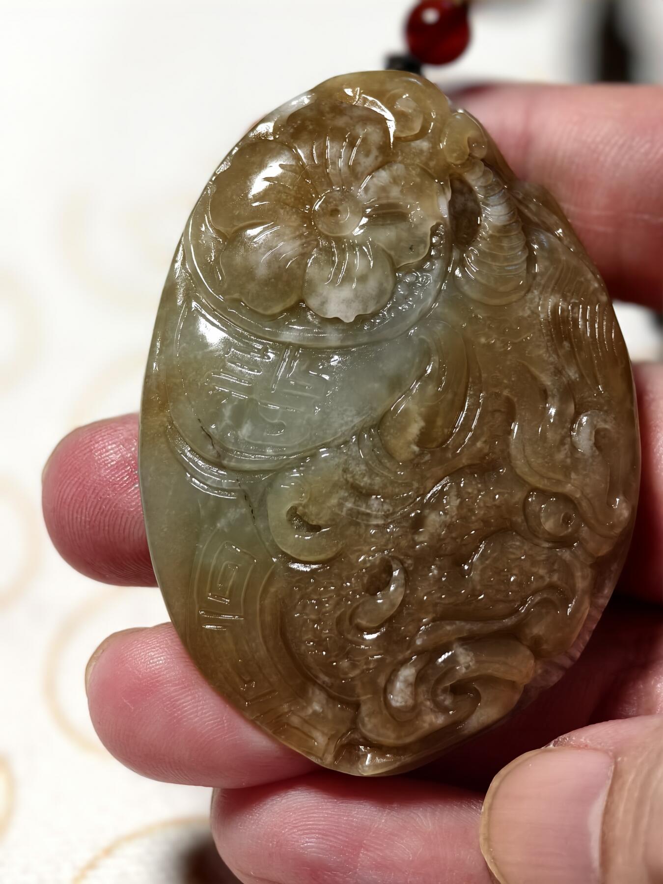 抚柳草堂-第十三期（贺新春首场）章牌钱币  奖章勋章限时免佣 满百包邮 放漏专场 和田玉新疆且末料纯手工雕刻一念之间 玉质油润 质地均匀 长59mm款41mm重44.9g 