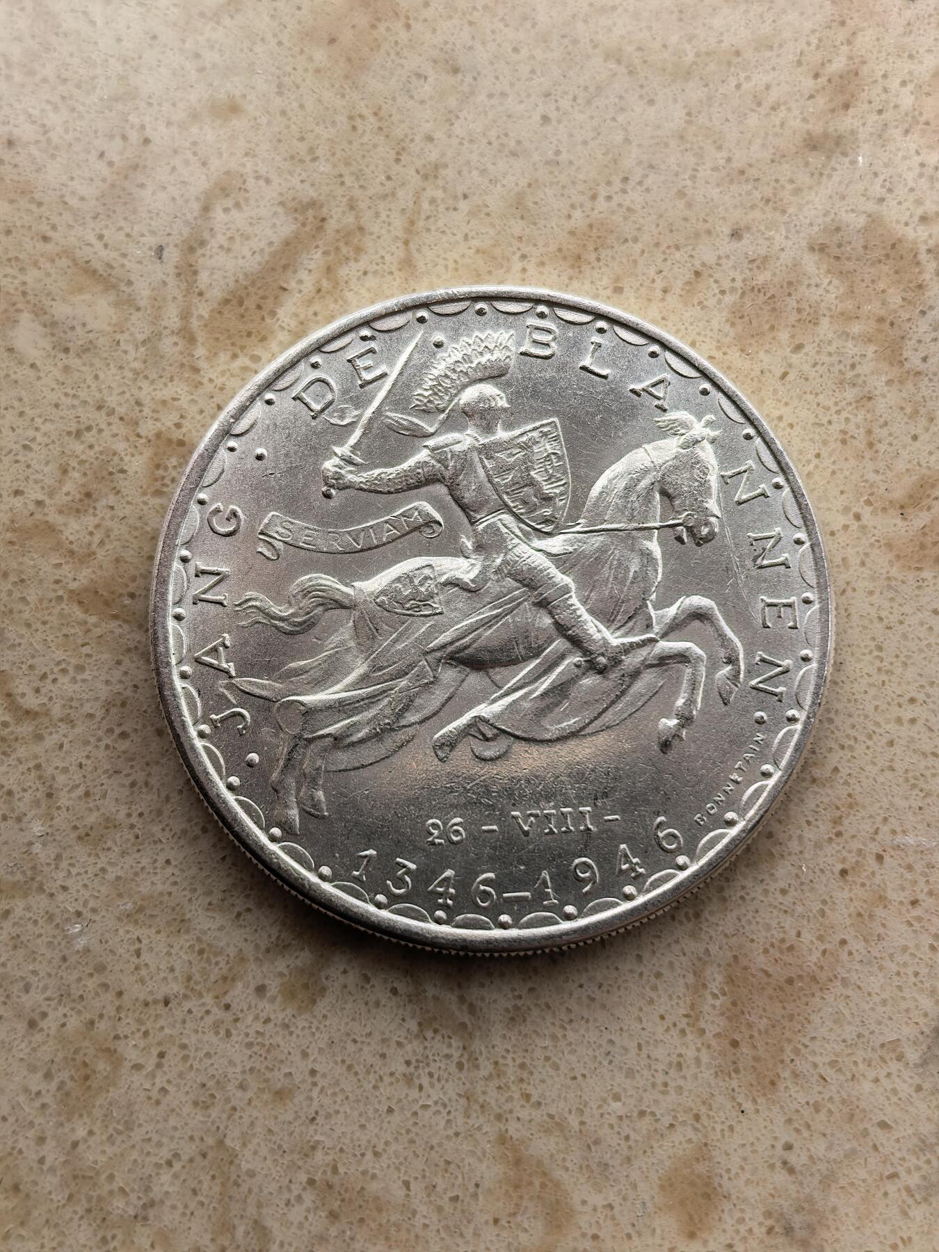 道一币馆币章第一百六十七场 卢森堡1946年盲人约翰诞辰600周年100法郎马剑银币  25g 835S