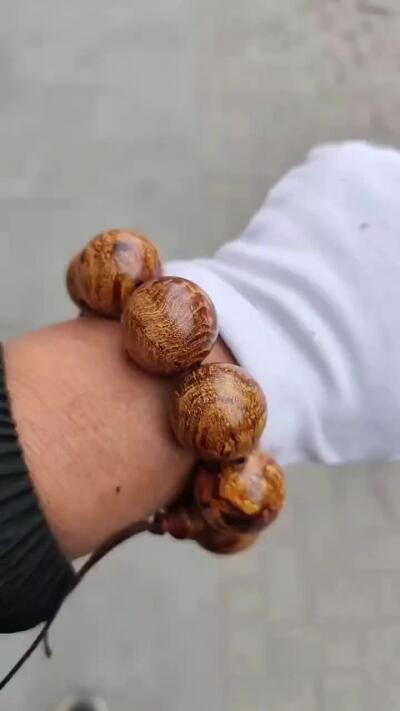 大尺寸麻梨疙瘩金线手串