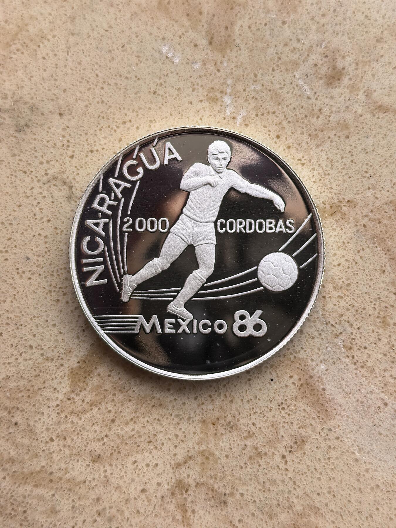 道一币馆币章第一百六十七场 尼加拉瓜1988年墨西哥世界杯2000科尔多瓦精制银币 16.6g 825s