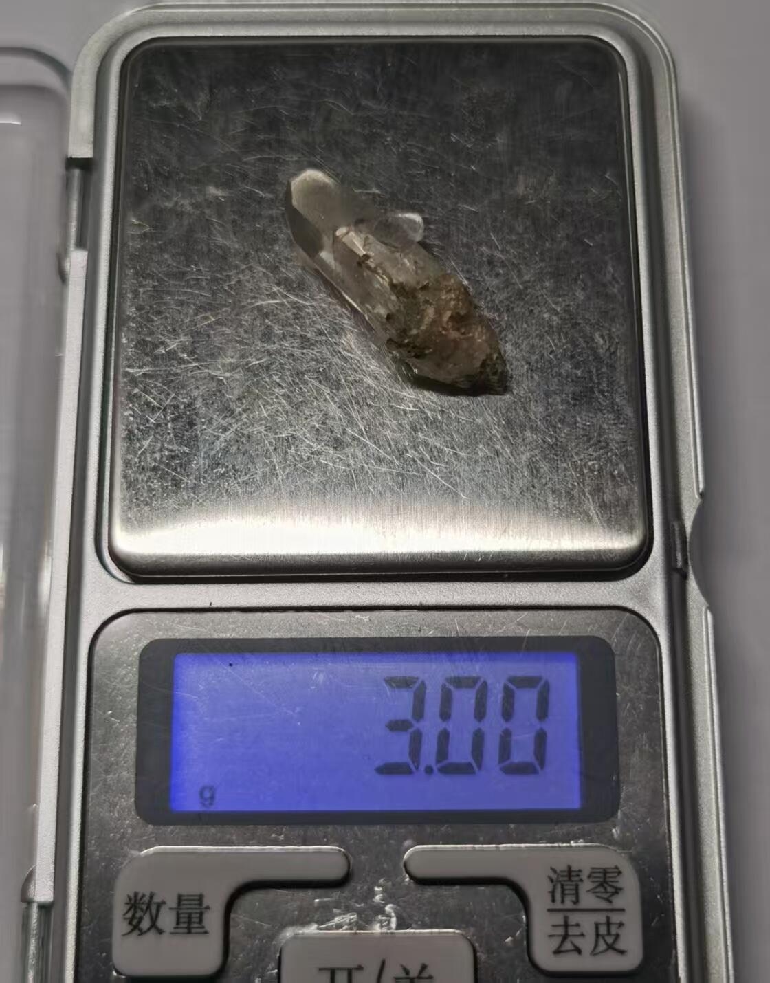 七河·世界世界币章杂件矿标化石小拍（总第38期） 藏家出品X746（10）巴西白水晶与绿碧玺共生水晶原石矿标（盒子矿） 本件拍品由合作藏家邮寄