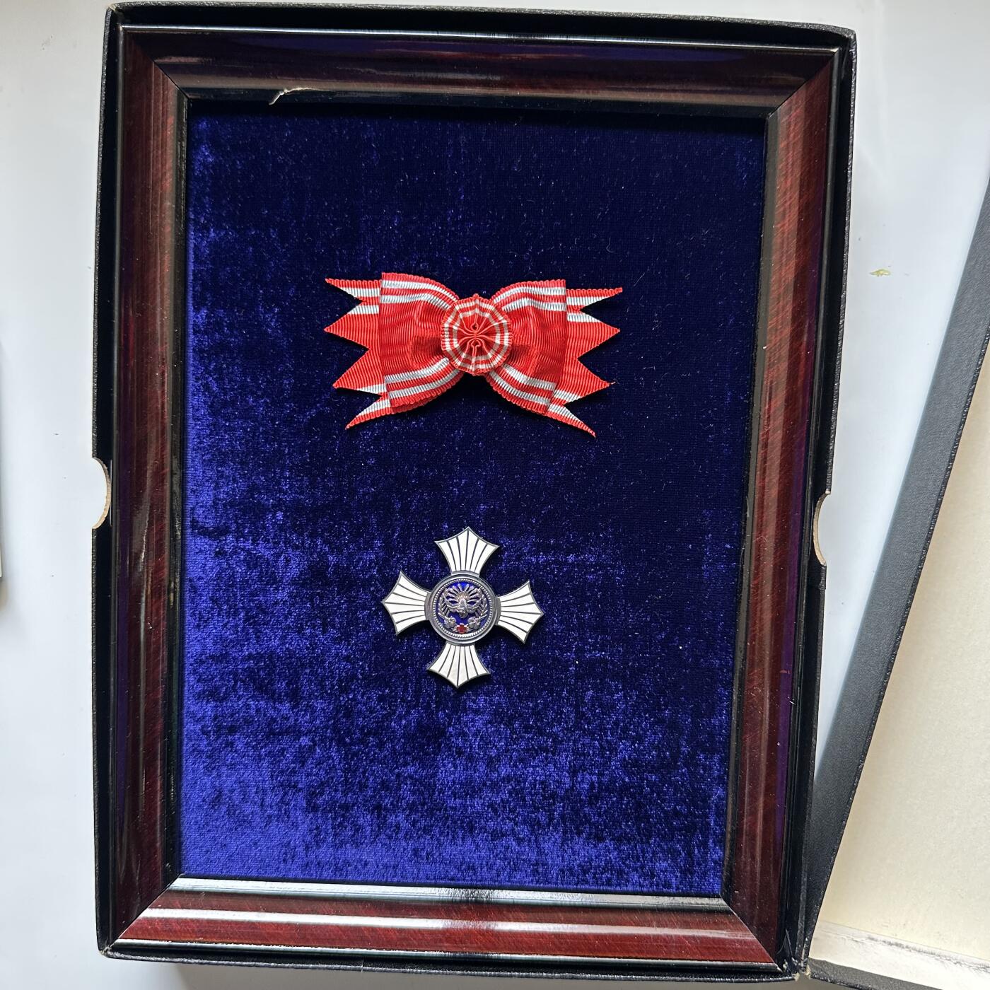 🌹外币初藏🌹🐯2026年第21场 正月十五正常发货 原盒 日本赤十字社有功章 实木相框 保存极佳