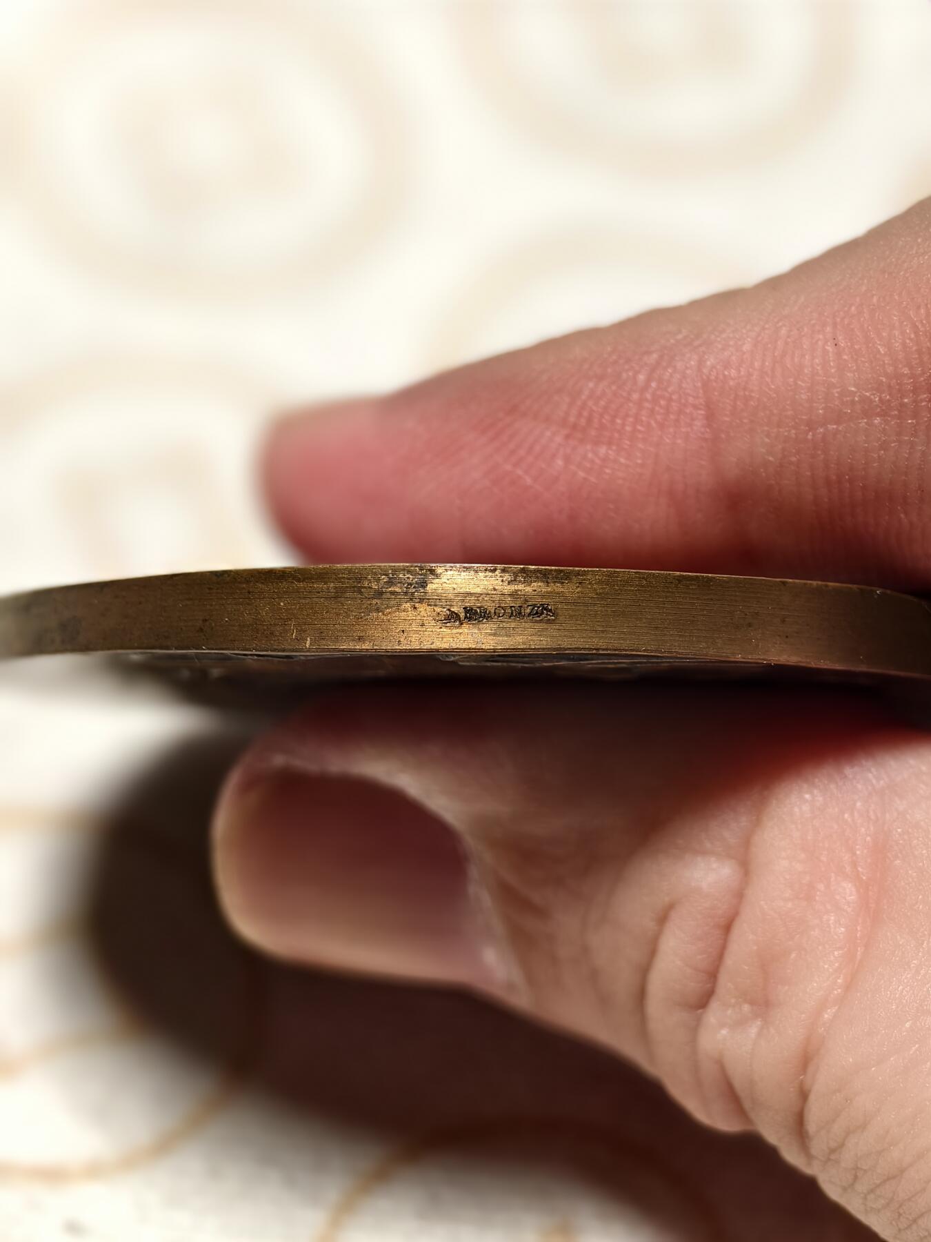 抚柳草堂-第十三期（贺新春首场）章牌钱币  奖章勋章限时免佣 满百包邮 放漏专场 19世纪末-20世纪初法国服务20周年大铜章 直径50mm重59g 浮雕精美 抡大锤