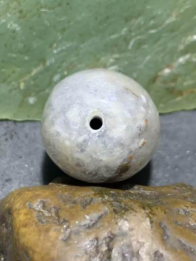 精美满冰飘糖心料战国红玛瑙随形桶珠一颗 精美满冰飘糖心料战国红玛瑙随形桶珠一颗