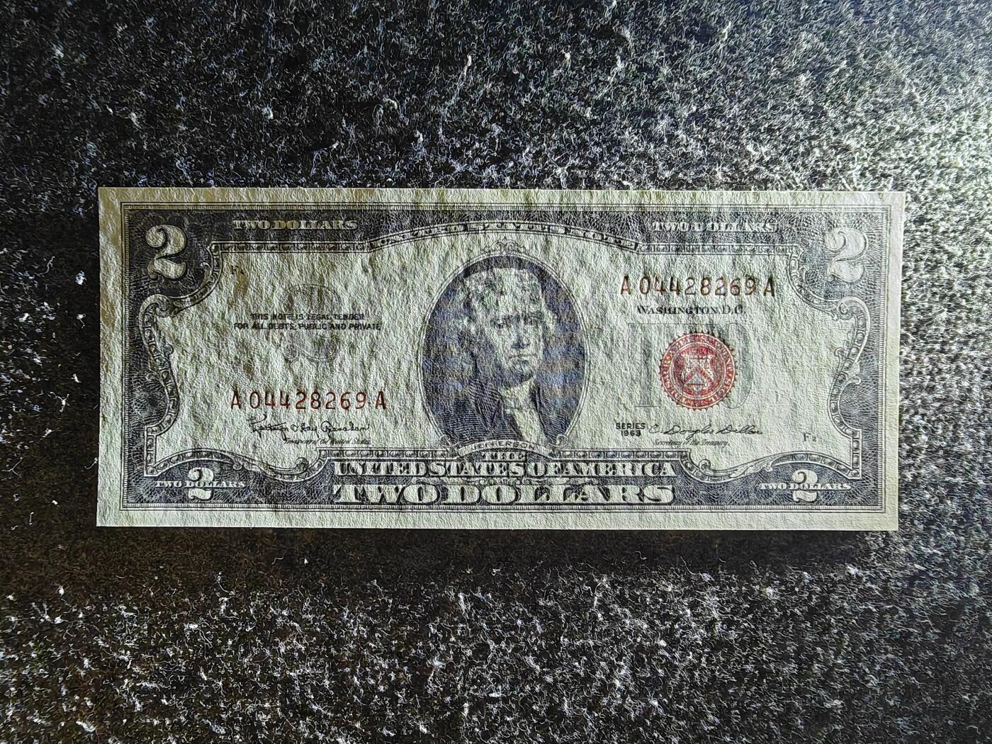 【礼羽收藏】🌏世界钱币拍卖126期 【A04428269A】美国，1963年2美金无序列A版A冠，红色库印，首发冠