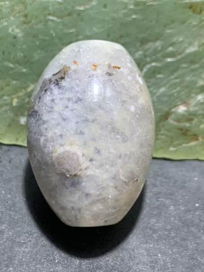 精美满冰飘糖心料战国红玛瑙随形桶珠一颗 精美满冰飘糖心料战国红玛瑙随形桶珠一颗