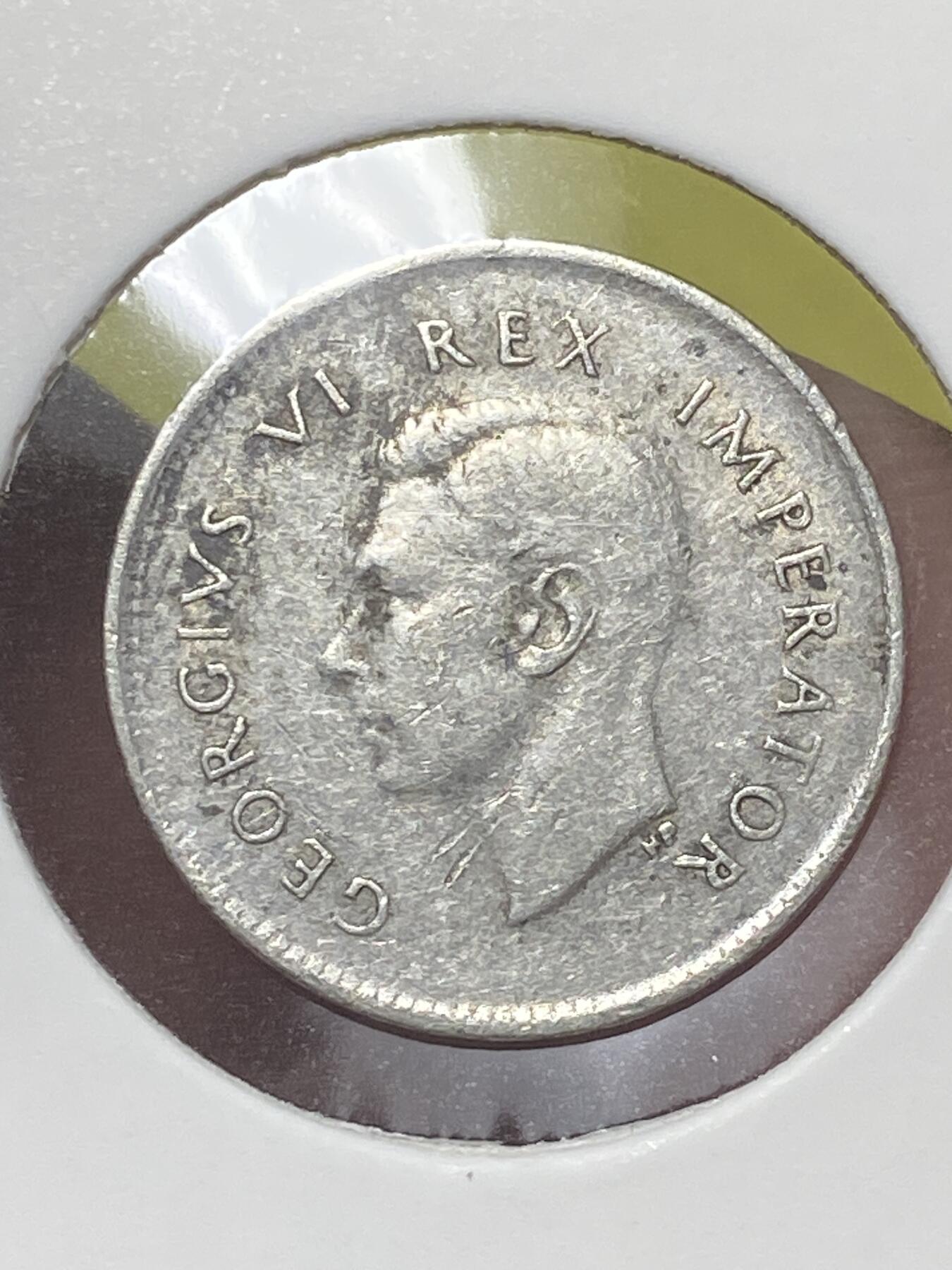 2026年第三十二场(总第二百零一场）外国精品纸夹币场(免佣金) 英属南非1942年3便士银币(乔治六世第一版，800高银)