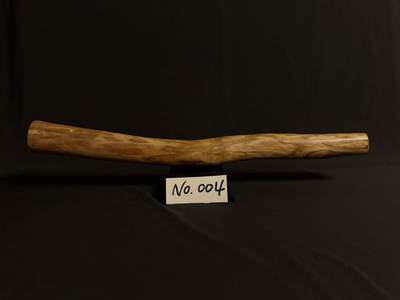 零元拍：NO.4终于在节前收到这批送出去加工的海南黄花梨随型把玩棍横财，这也许就是玩木头的乐趣吧，每一个花纹都独一无二，是自然与匠心的完美邂逅。 它保留了木材最本真的曲线，每一处起伏都像是时光在木头上留下的指纹。尺寸：585/50/36MM - 零元拍：NO.4终于在节前收到这批送出去加工的海南黄花梨随型把玩棍横财，这也许就是玩木头的乐趣吧，每一个花纹都独一无二，是自然与匠心的完美邂逅。 它保留了木材最本真的曲线，每一处起伏都像是时光在木头上留下的指纹。尺寸：585/50/36MM