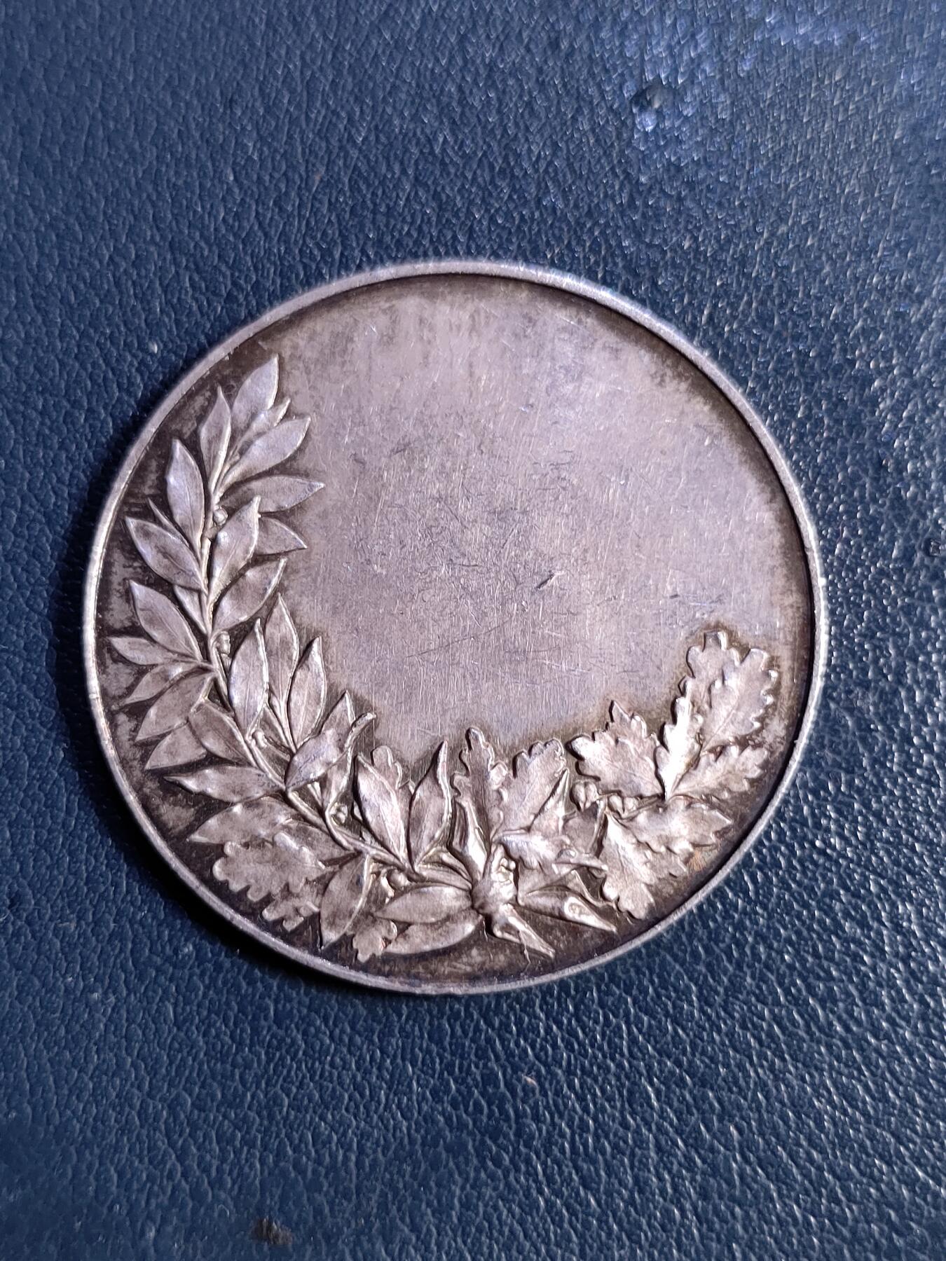 法国康布雷市（Ville de Combrai）市政的官方纪念银章