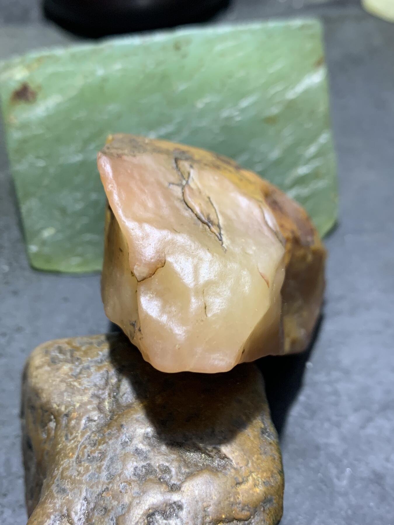 放福利！精美天然地表老皮冻料风化纹金丝玉籽料原石一块！