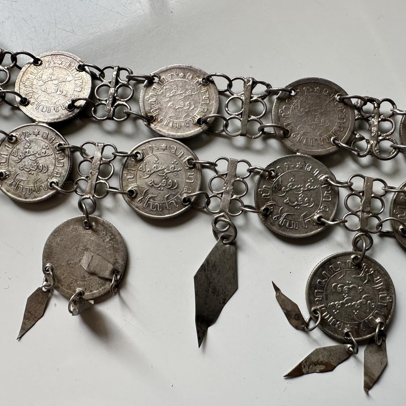 🌹外币初藏🌹🐯2026年第21场 正月十五正常发货 银腰带一条 总长78厘米，用荷属东印度1/10盾银币72枚 总重量120.6克