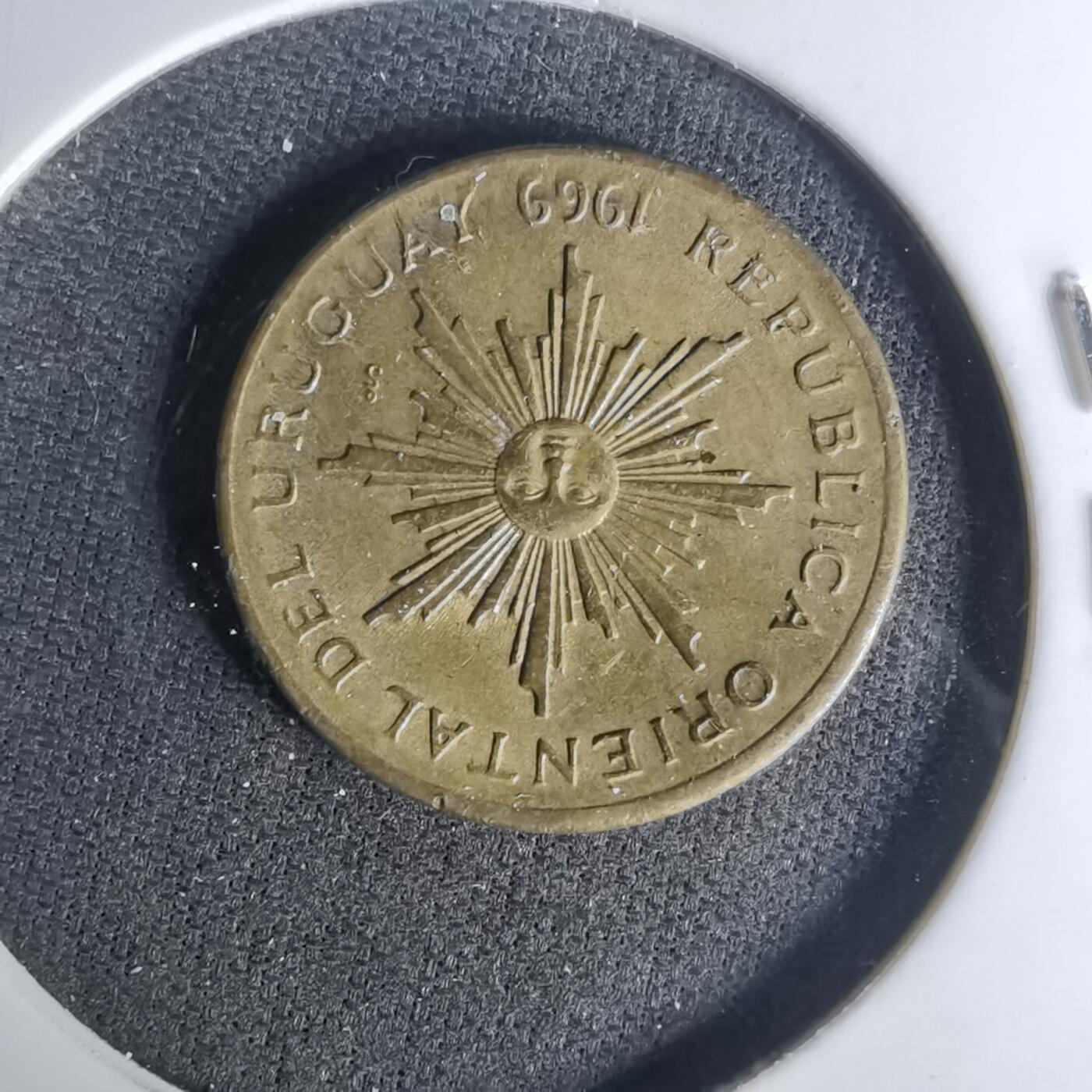 沼泽如烟--第1004场 乌拉圭1969年1比索