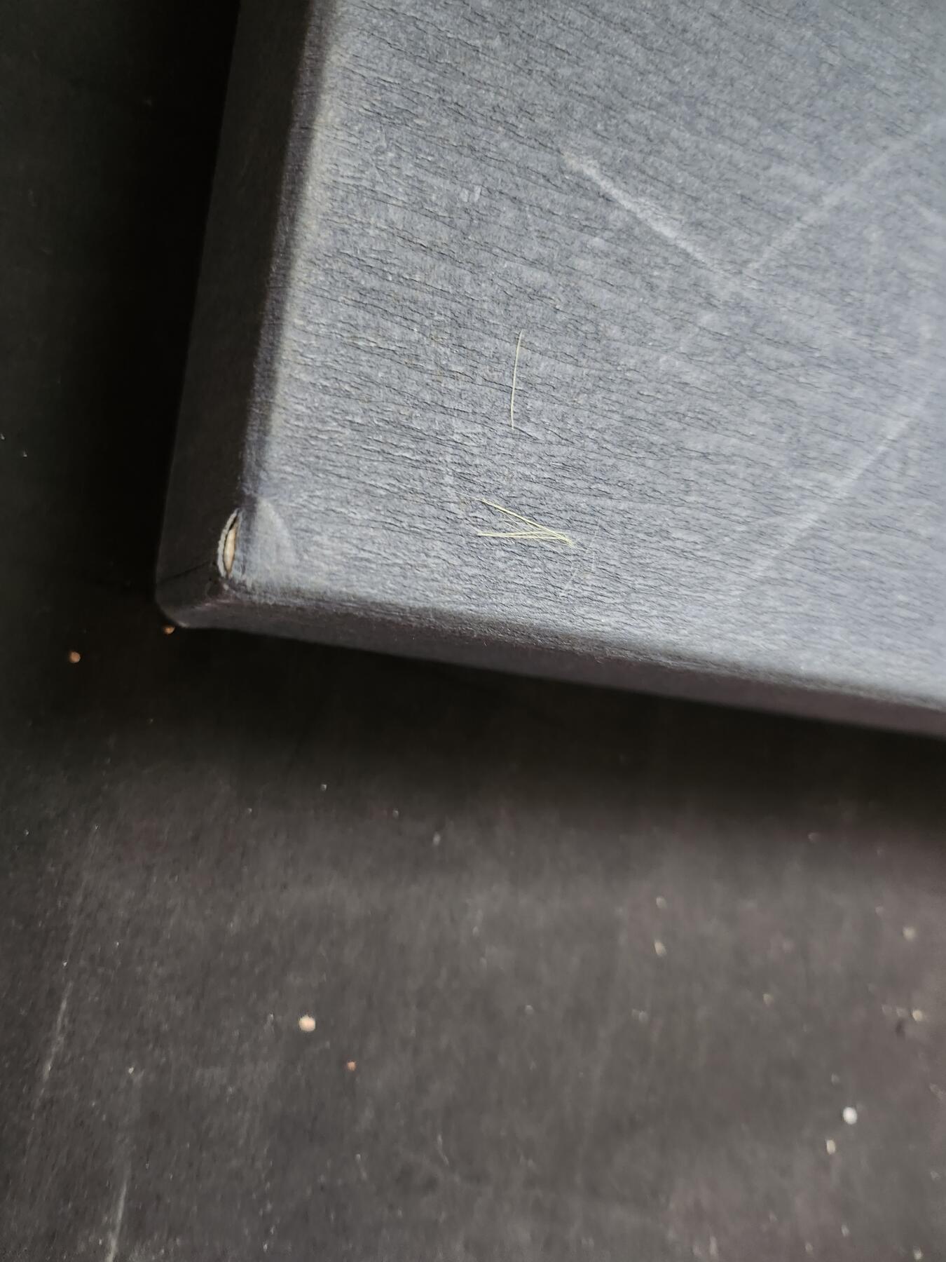 南水社第二次拍卖 日本赤十字会银色有功章牌匾（昭和六十一年，1986年）完好带原盒，少见，外盒四角有磨损使用痕迹