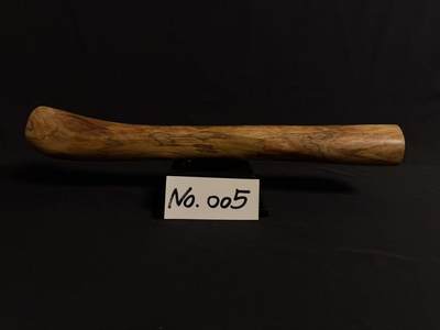 零元拍：NO.5终于在节前收到这批送出去加工的海南黄花梨随型把玩棍横财，这也许就是玩木头的乐趣吧，每一个花纹都独一无二，是自然与匠心的完美邂逅。 它保留了木材最本真的曲线，每一处起伏都像是时光在木头上留下的指纹。尺寸：430/45/50MM - 零元拍：NO.5终于在节前收到这批送出去加工的海南黄花梨随型把玩棍横财，这也许就是玩木头的乐趣吧，每一个花纹都独一无二，是自然与匠心的完美邂逅。 它保留了木材最本真的曲线，每一处起伏都像是时光在木头上留下的指纹。尺寸：430/45/50MM