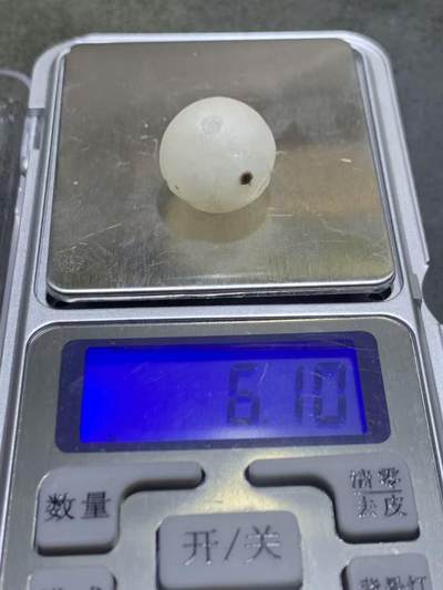 精美满冰飘亚光战国红玛瑙手工俏色巧雕喜鹊随形珠一个 精美满冰飘亚光战国红玛瑙手工俏色巧雕喜鹊随形珠一个