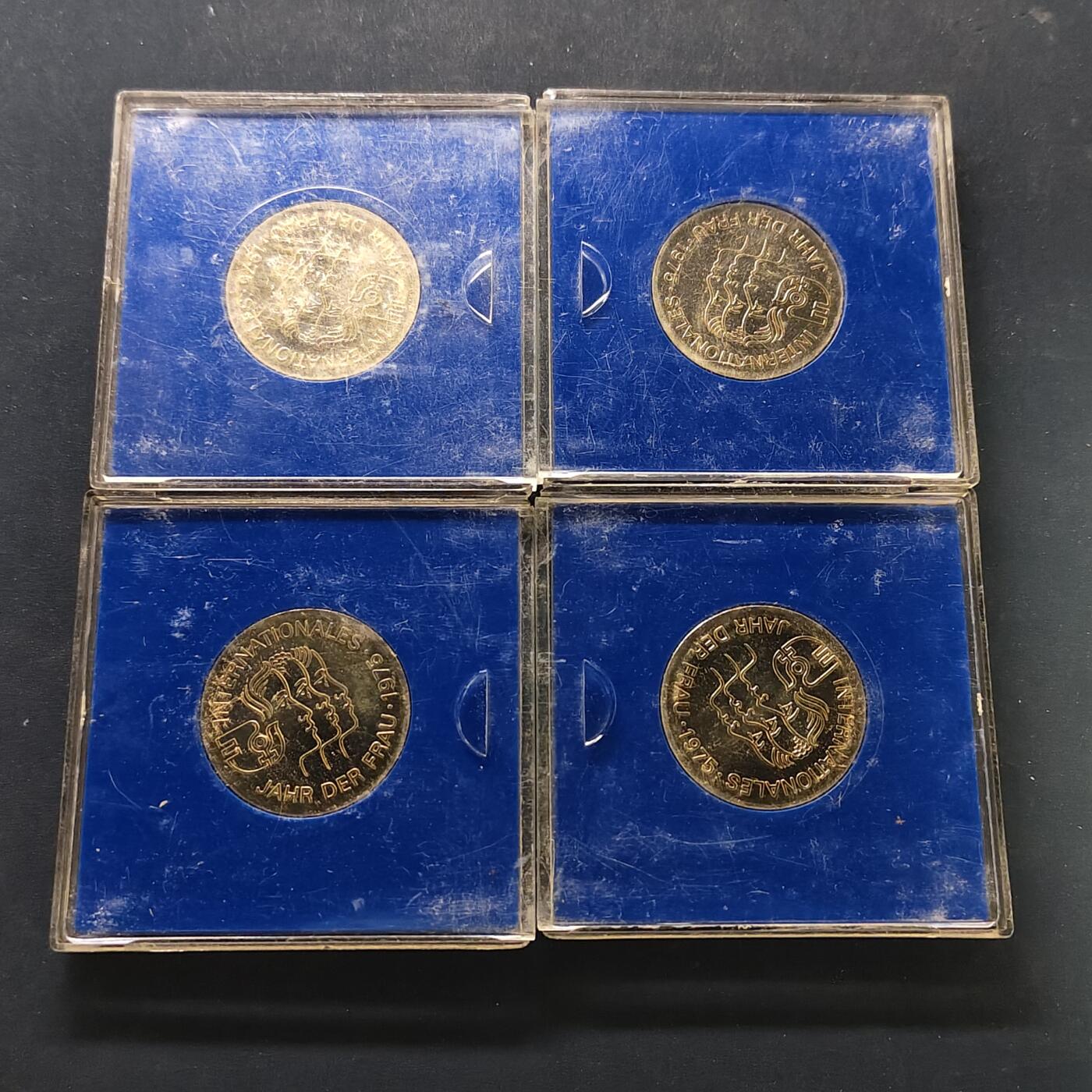 【全场包邮】纯粹捡漏拍507场-持续更新中 民主德国1975年5马克官方卡装国际妇女年纪念币4枚一组