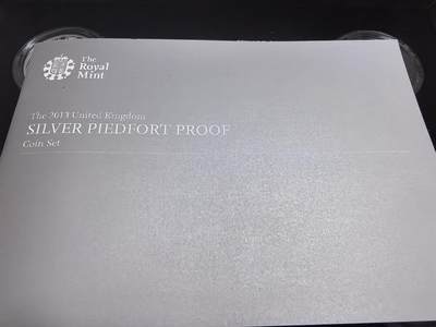 长老汇马年精选第七场拍卖 - 2013英国7枚精制加厚银币套装，181.56克925银，盒证全，钢琴烤漆木盒，2013套