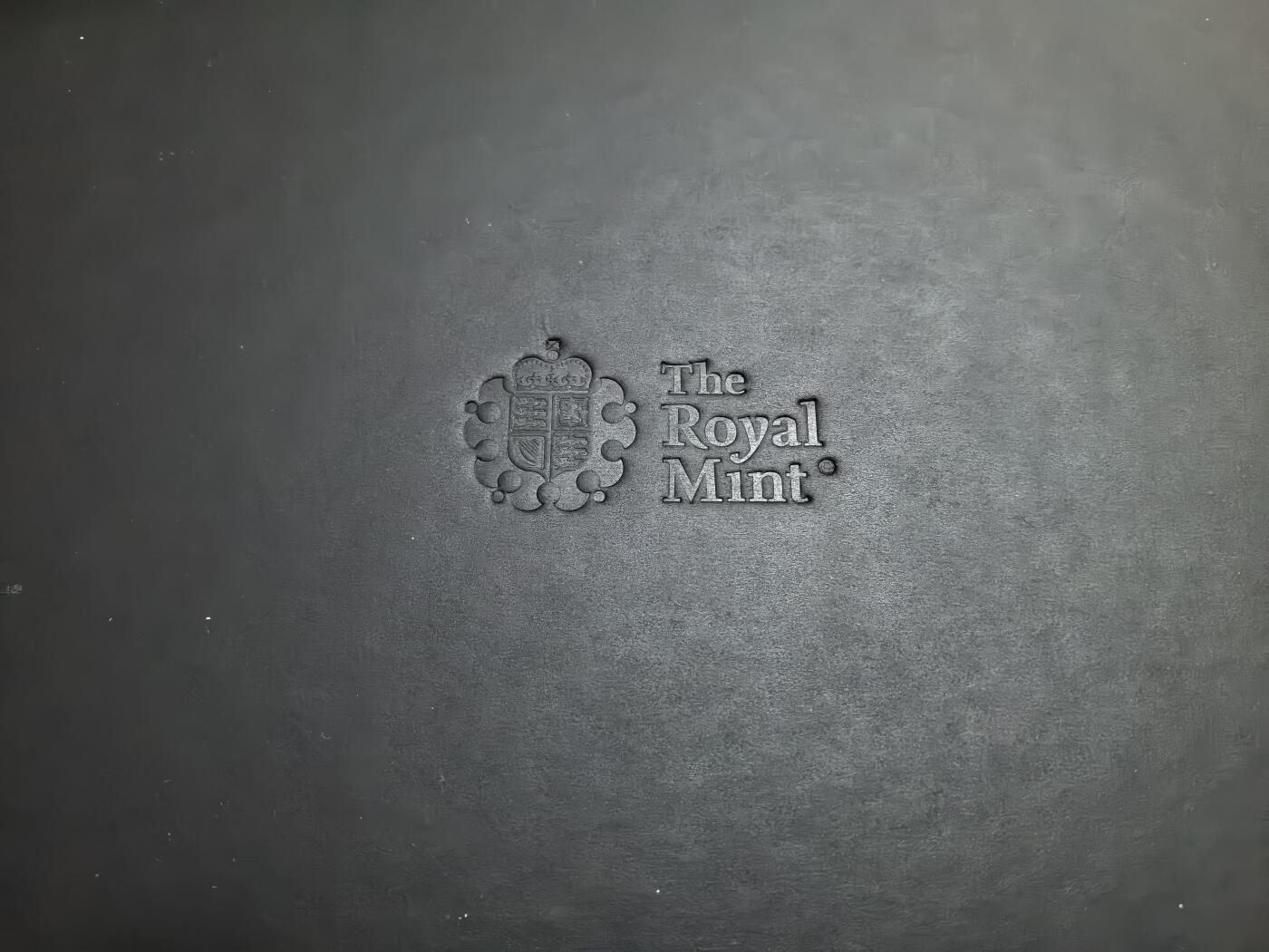 长老汇马年精选第五场拍卖 2019英国50便士发行50周年5枚精制加厚银币套装，文化版，钢琴烤漆木盒，1220套，含稀缺的邱园中国塔50便士，灵感来自于南京大报恩寺塔