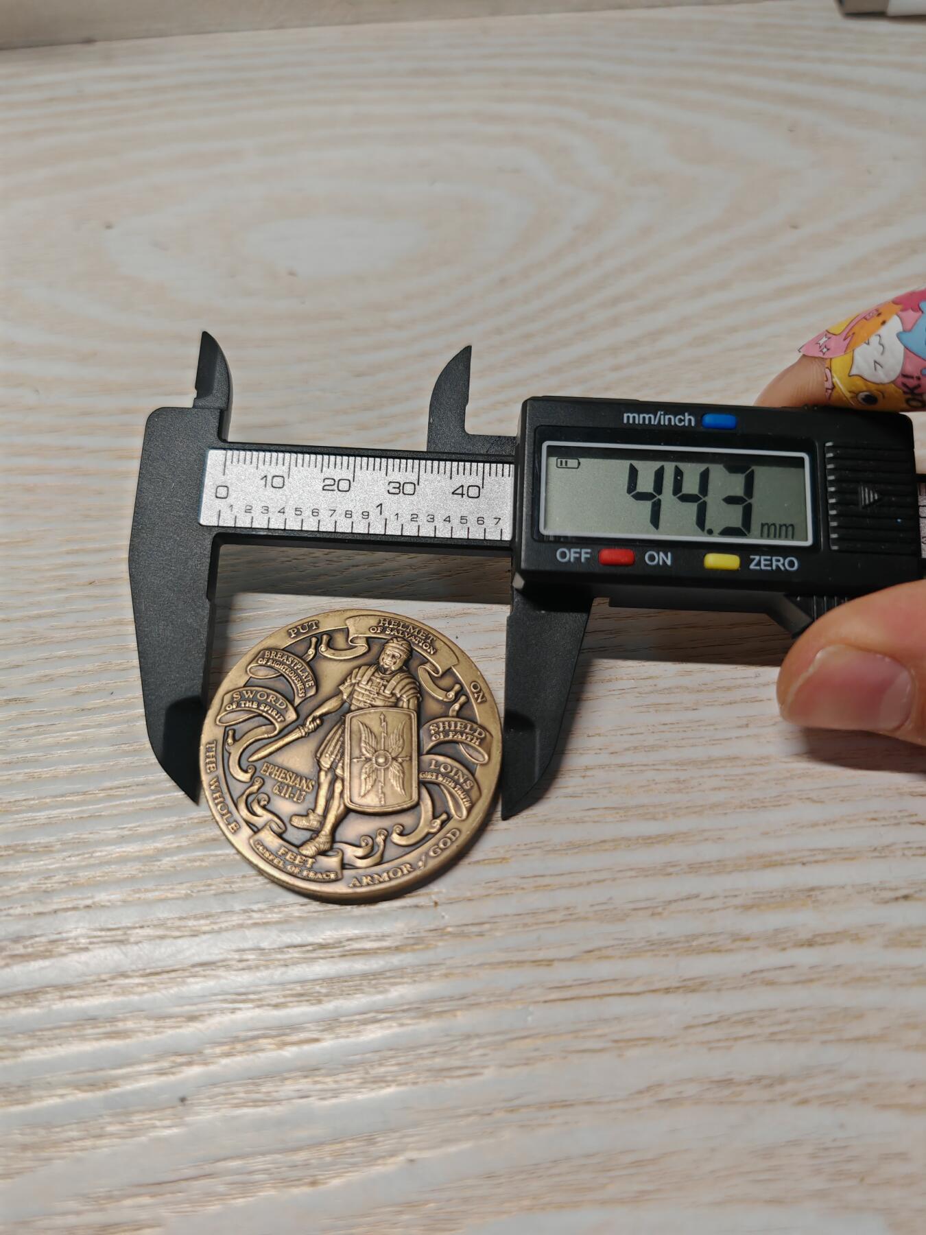 美国海军纪念章 正面罗马式铠甲的战士 背面美国海军的鹰锚