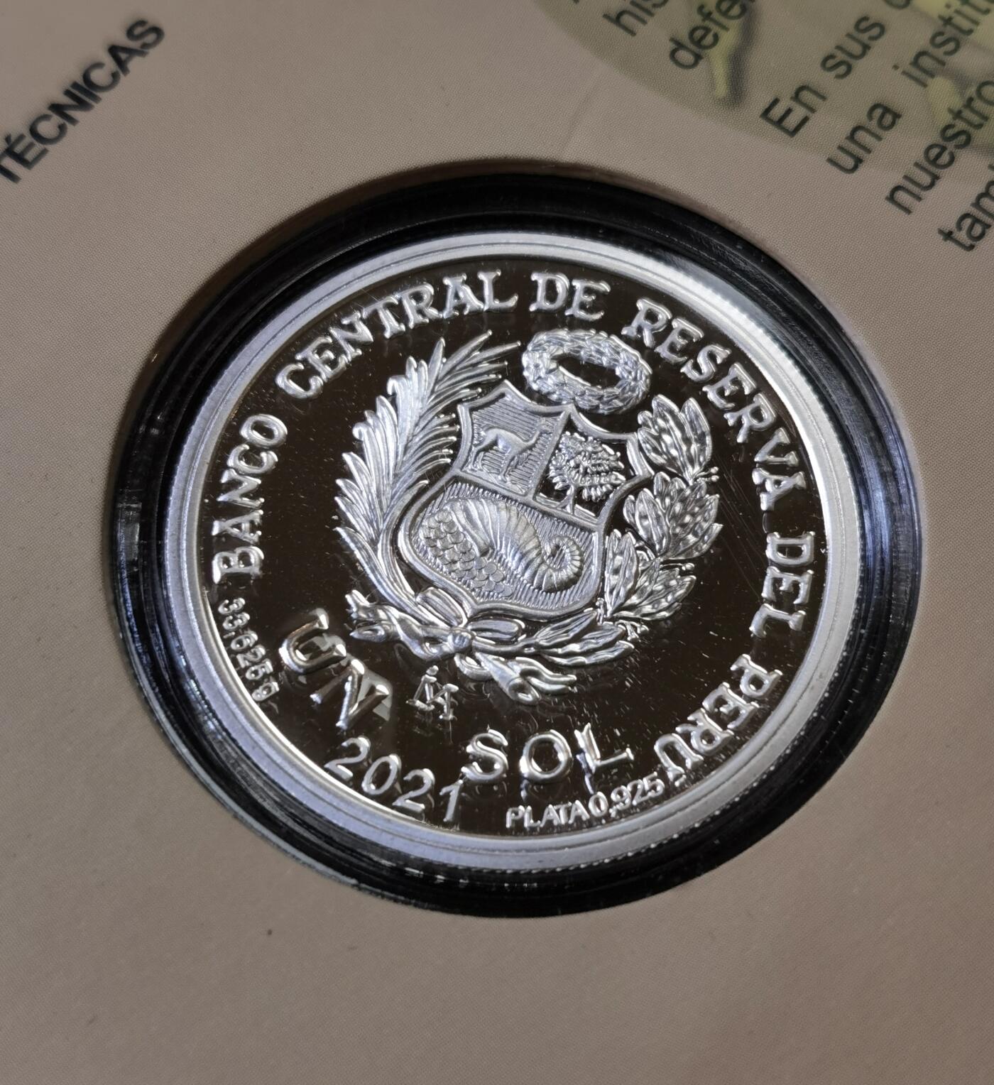 甄臻铺-世界币章拍卖（第52期），甄品场拍品征集中，送拍享返佣金等优惠多多 秘鲁共和国独立，议会，海军200周年PROOF银币，带造币厂原包装，精致漂亮。（2）