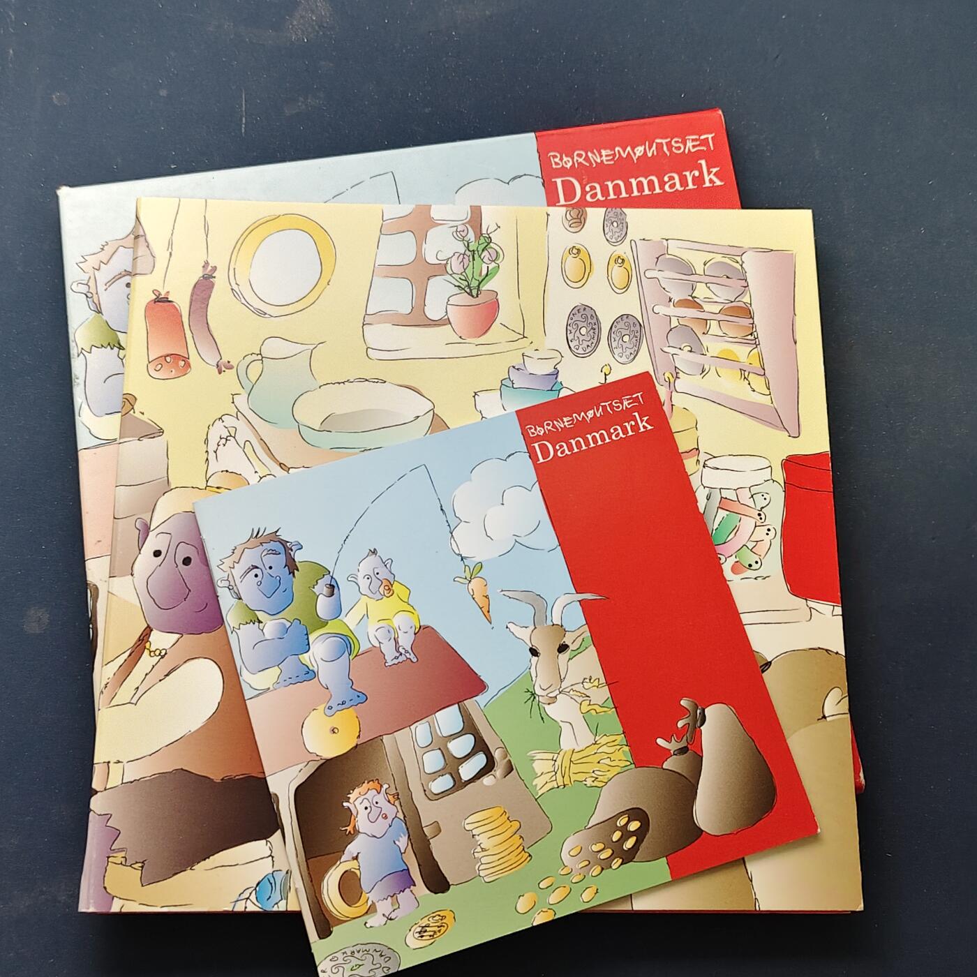 【全场包邮】纯粹捡漏拍506场-持续更新中 丹麦2011年新生诞生官方卡册装童趣套币-含童趣纪念章