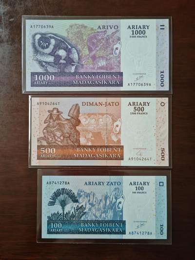 【礼羽收藏】🌏世界钱币拍卖126期 - (一组3张)【UNC】非洲 马达加斯加 100.500.1000阿里亚里