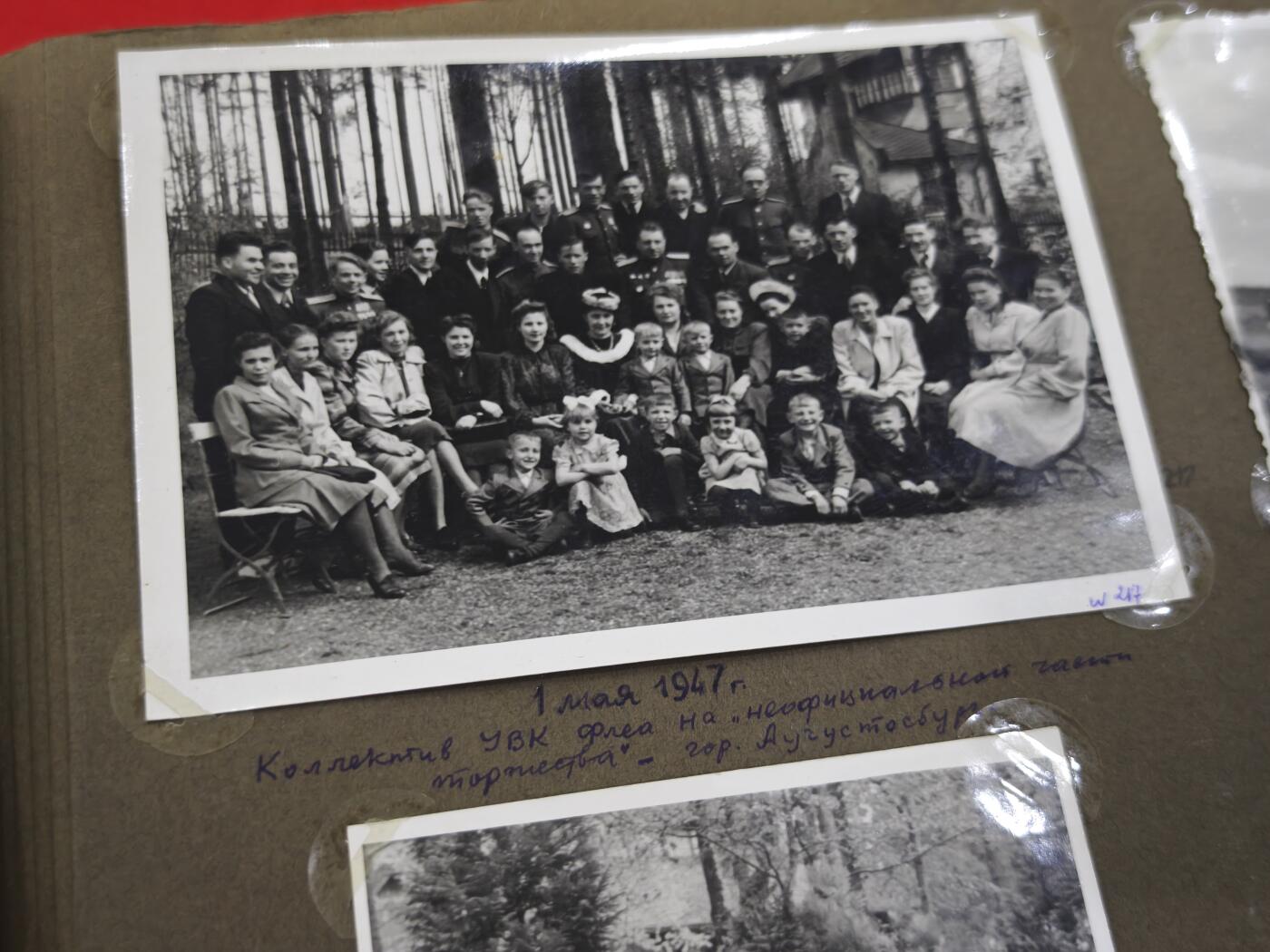 橙子收藏第四期 苏联陆军大尉，卫国战争前后期个人相册113张，伊万·瓦西里耶维奇战后驻守柏林，从农学青年蜕变为卫国战争铁血勇士的苏联英雄。他亲历卫国战争最惨烈的正面战场，凭浴血战功斩获早期上挂版一级卫国战争勋章、转轮版二级卫国战争勋章、红星勋章三枚核心战功勋章，及战功奖章、战胜德国奖章、攻克柏林奖章、英勇奖章四枚军功奖章