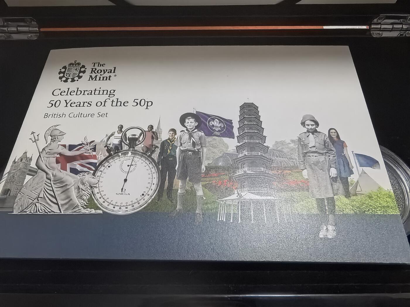 长老汇马年精选第五场拍卖 2019英国50便士发行50周年5枚精制加厚银币套装，文化版，钢琴烤漆木盒，1220套，含稀缺的邱园中国塔50便士，灵感来自于南京大报恩寺塔