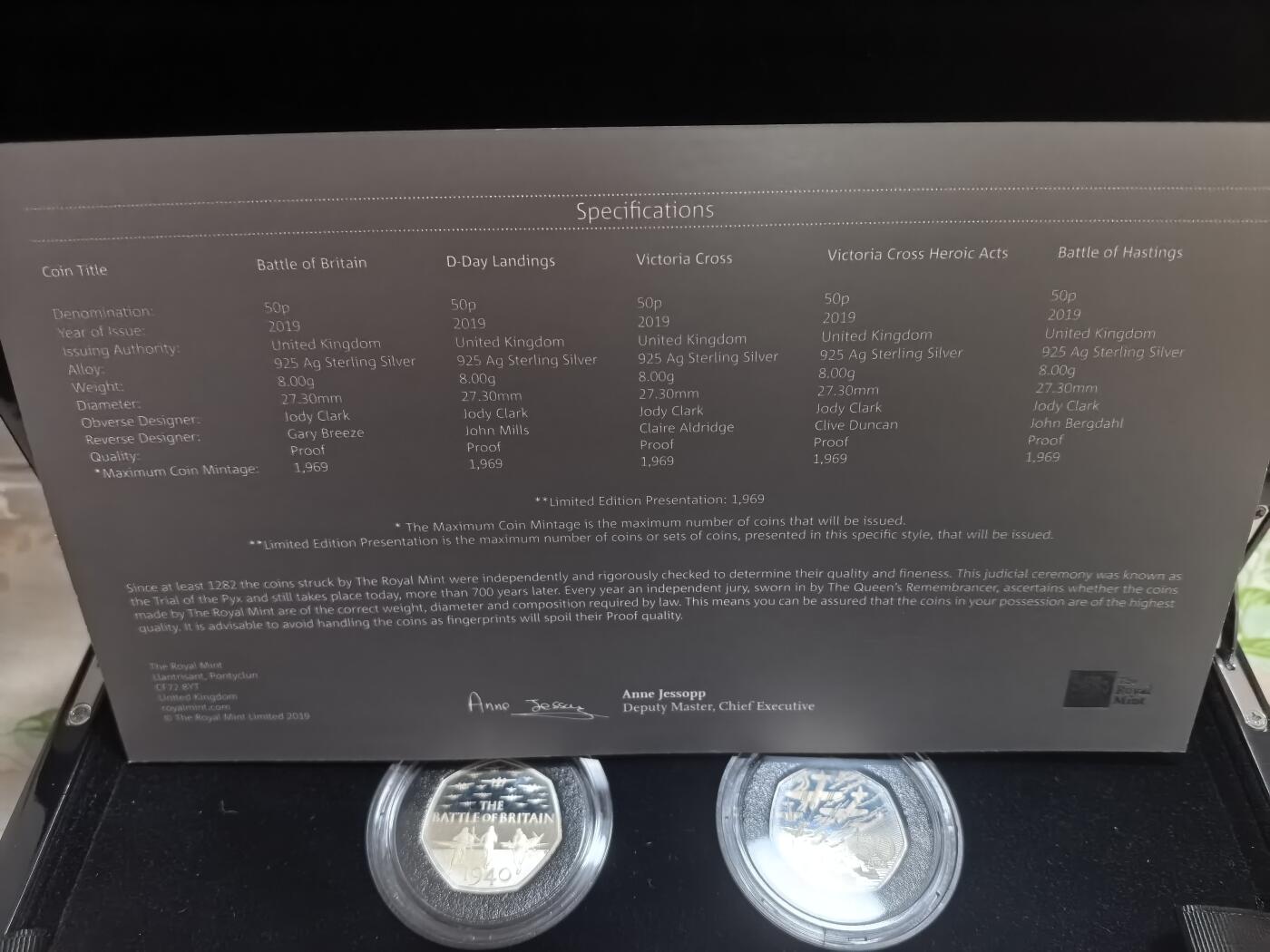 长老汇马年精选第五场拍卖 2019英国50便士发行50周年5枚精制加厚银币套装，军事版版，钢琴烤漆木盒，1969套