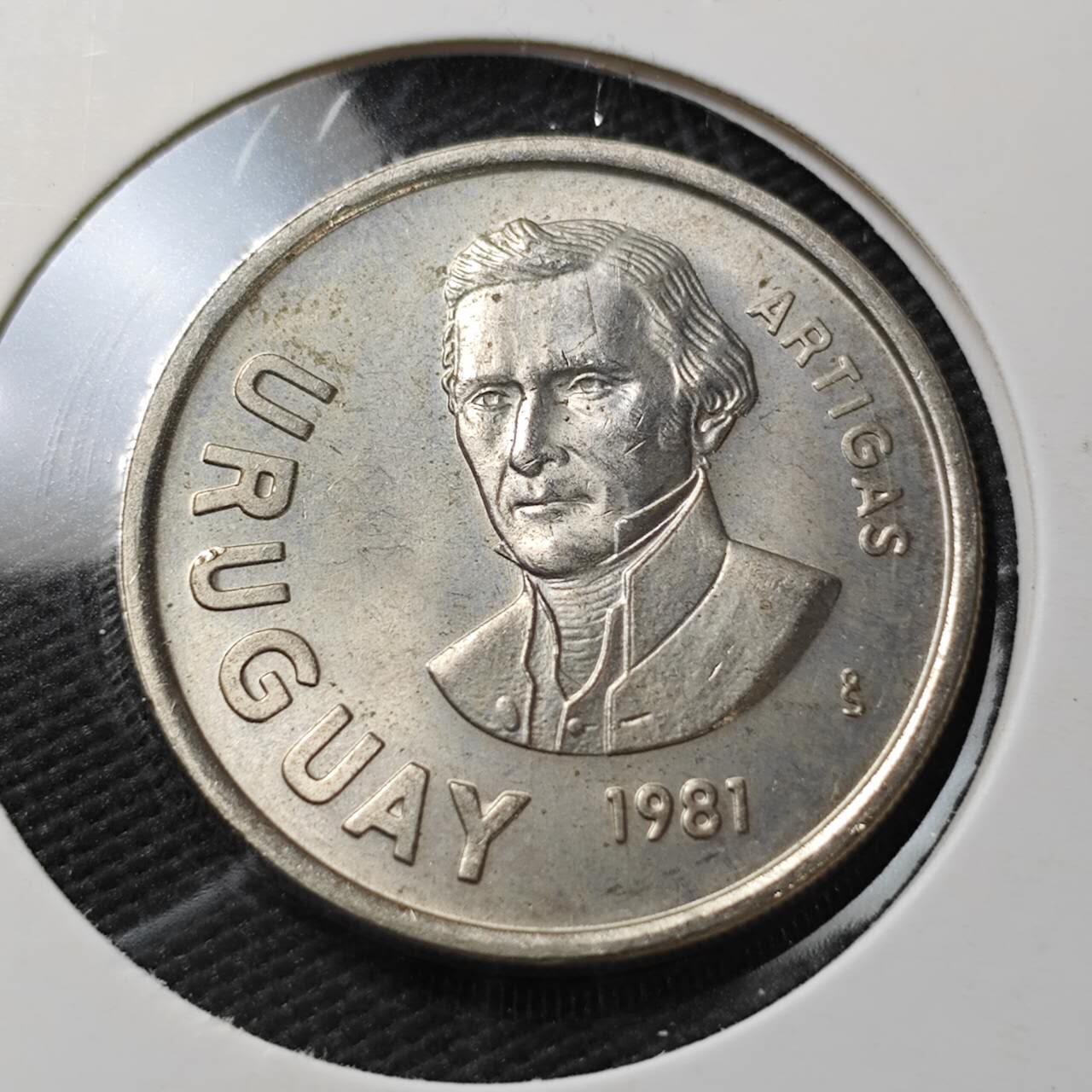 KK钱币收藏小铺  第396期  2月预留时间 周末发货  1981乌拉圭10比索