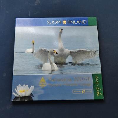 【全场包邮】纯粹捡漏拍506场-持续更新中 - 芬兰2007年独立90周年主题官方卡册装套币-含5欧元独立90周年双色纪念币（编号2007-2）