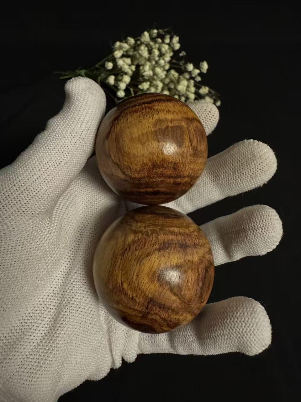 零元拍：  对眼海南黄花梨大手球一对，尺寸：45MM