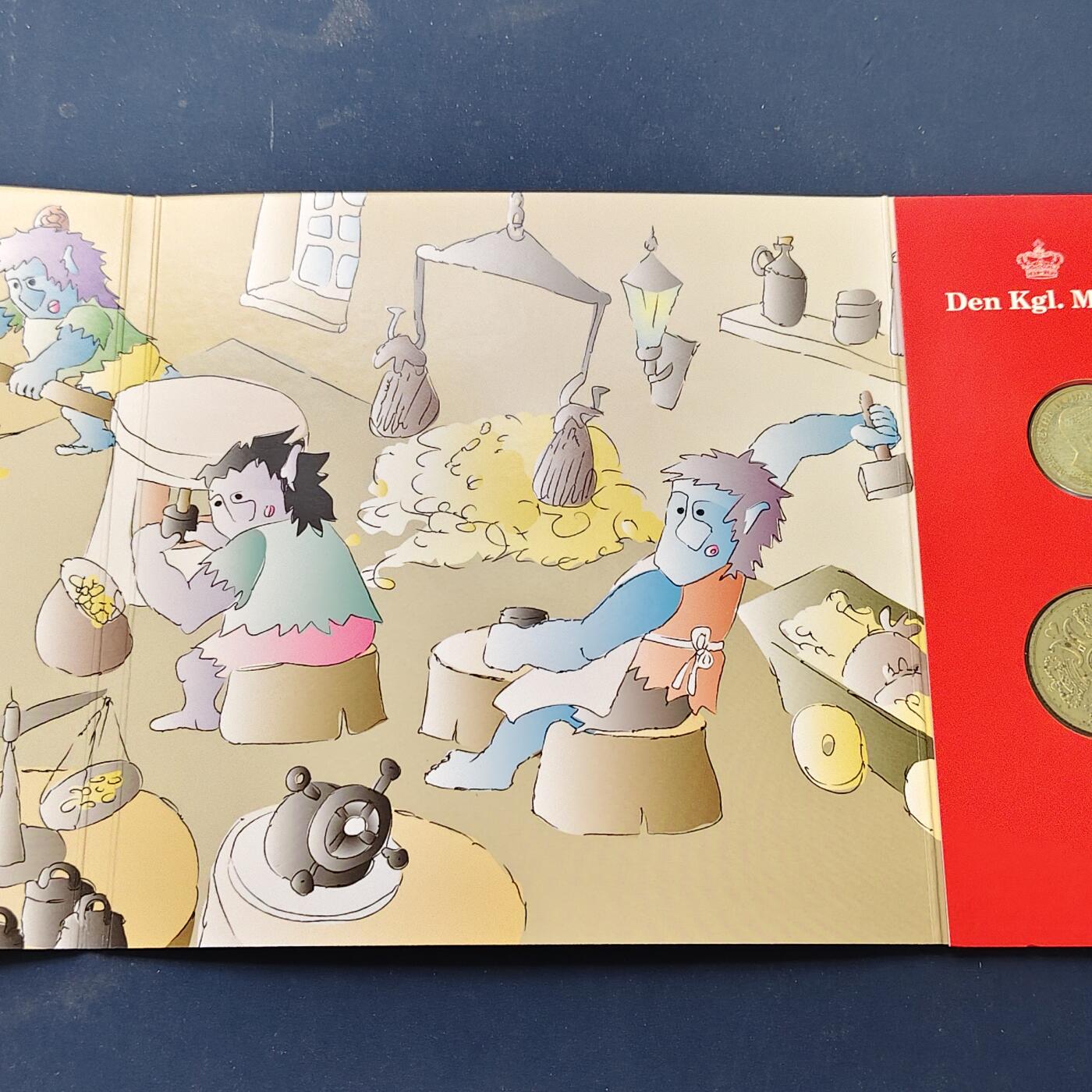 【全场包邮】纯粹捡漏拍506场-持续更新中 丹麦2011年新生诞生官方卡册装童趣套币-含童趣纪念章