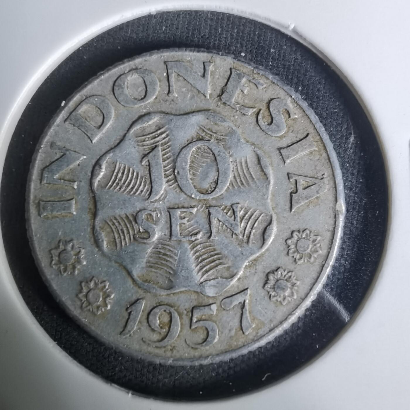 沼泽如烟--第1004场 印度尼西亚1957年十分