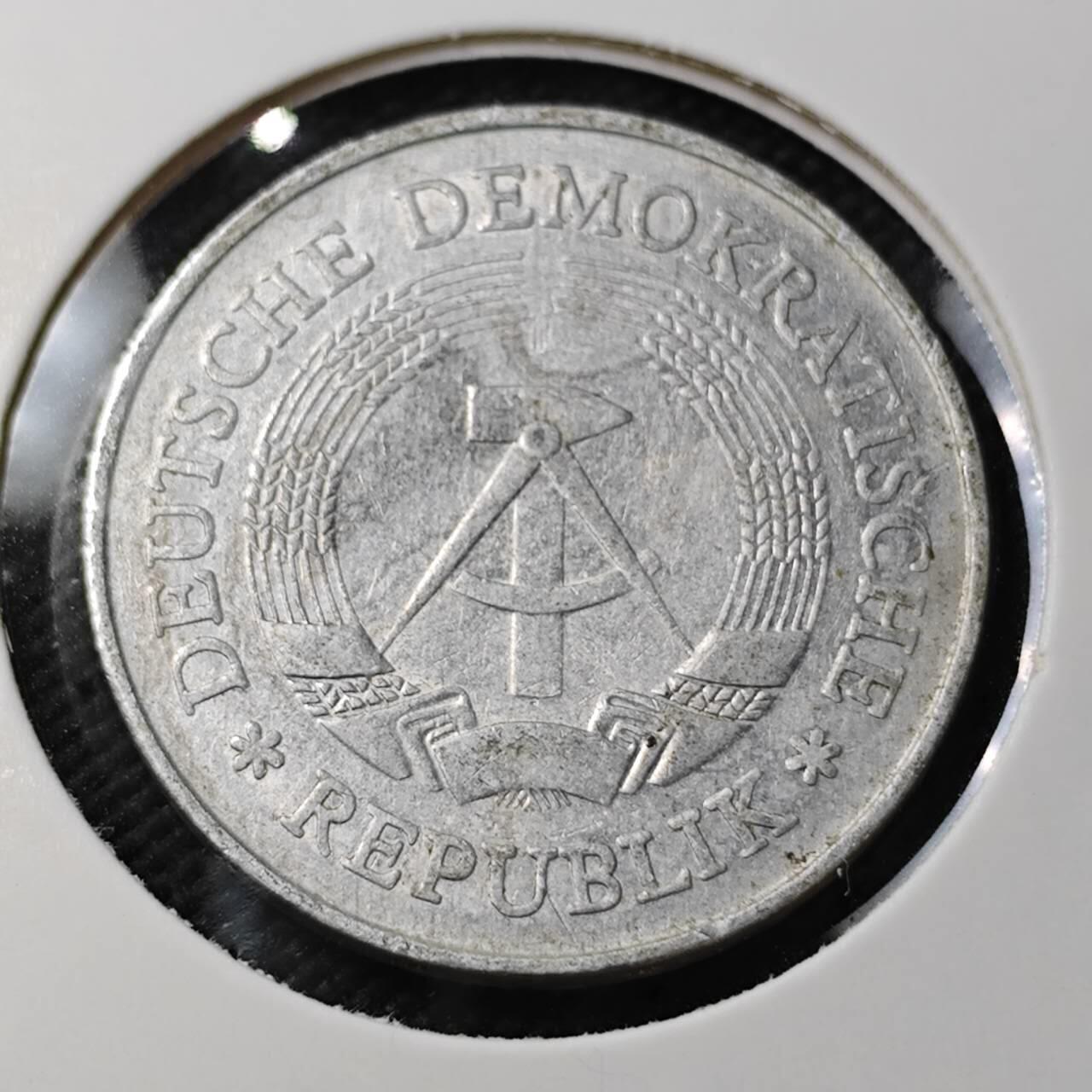 KK钱币收藏小铺  第396期  2月预留时间 周末发货  1977东德1马克