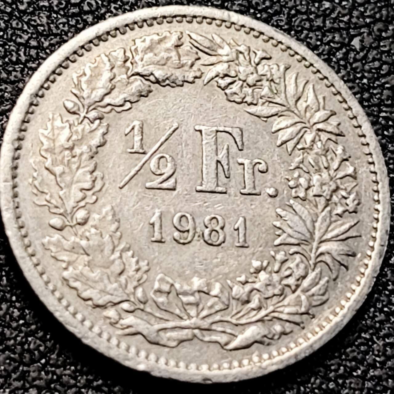 泉币菌-第200场- 新年快乐 新年第8场 本场拍品多 请提前出价（正月十五统一发货） 。