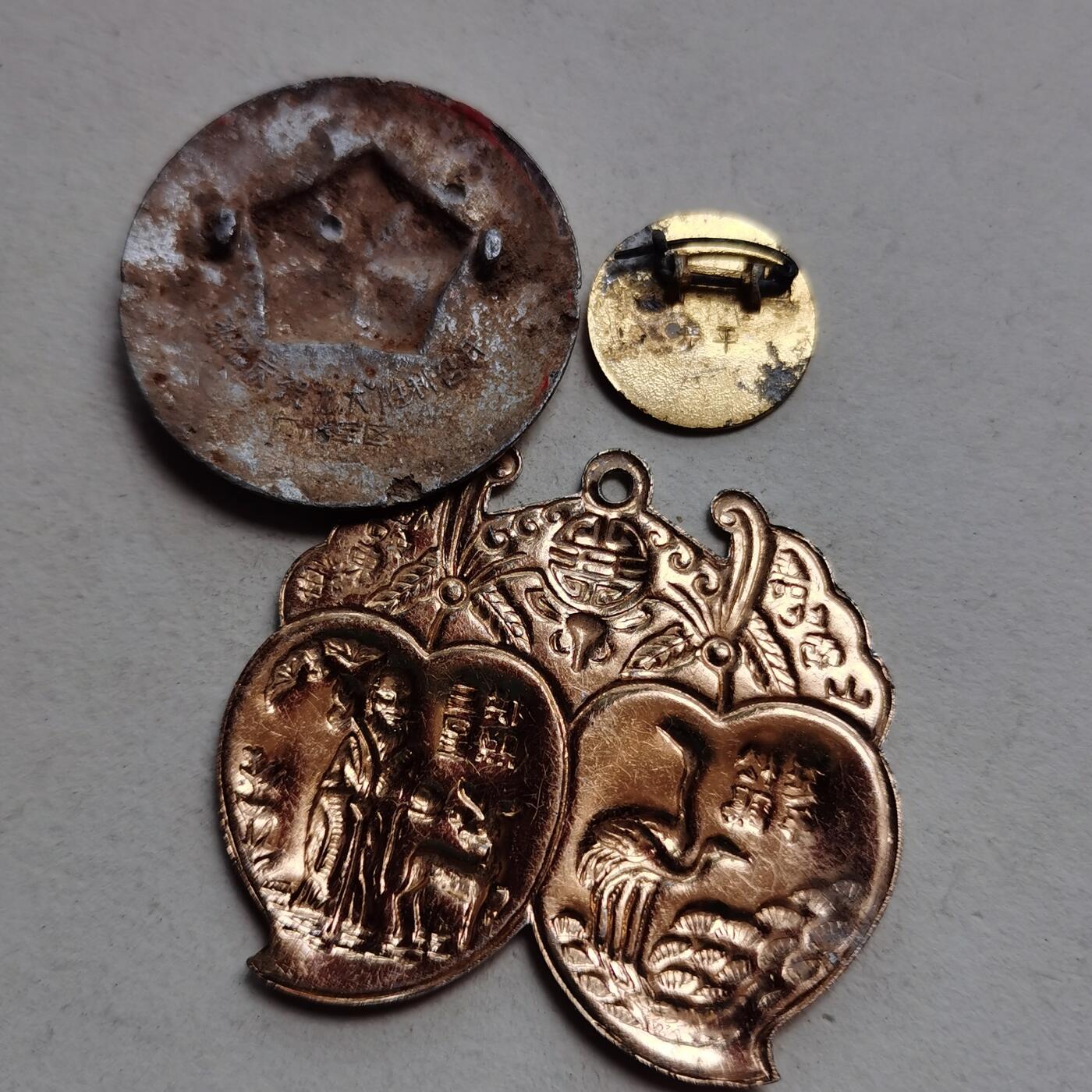 新年特惠专场 像章等