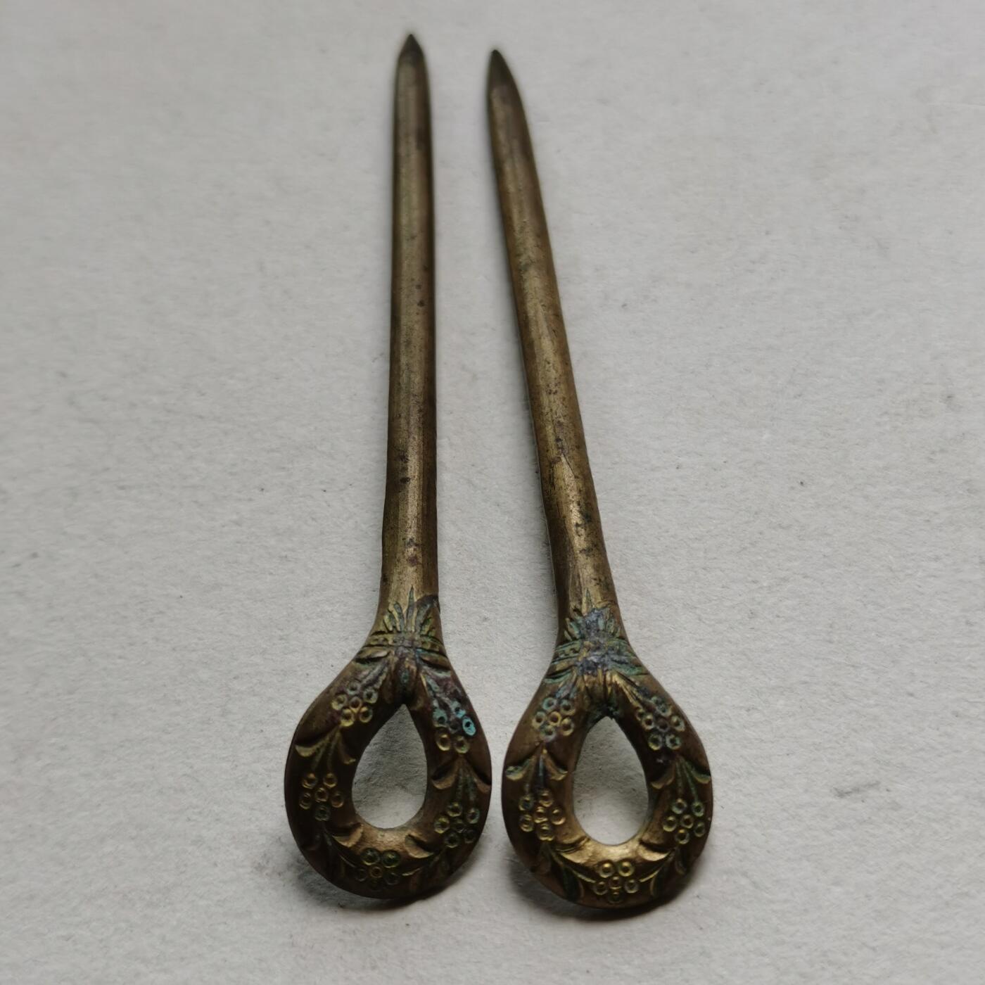 新年特惠专场 清末民国铜鎏金花纹发簪一对