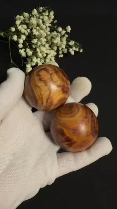 零元拍：  对眼海南黄花梨大手球一对，尺寸：45MM