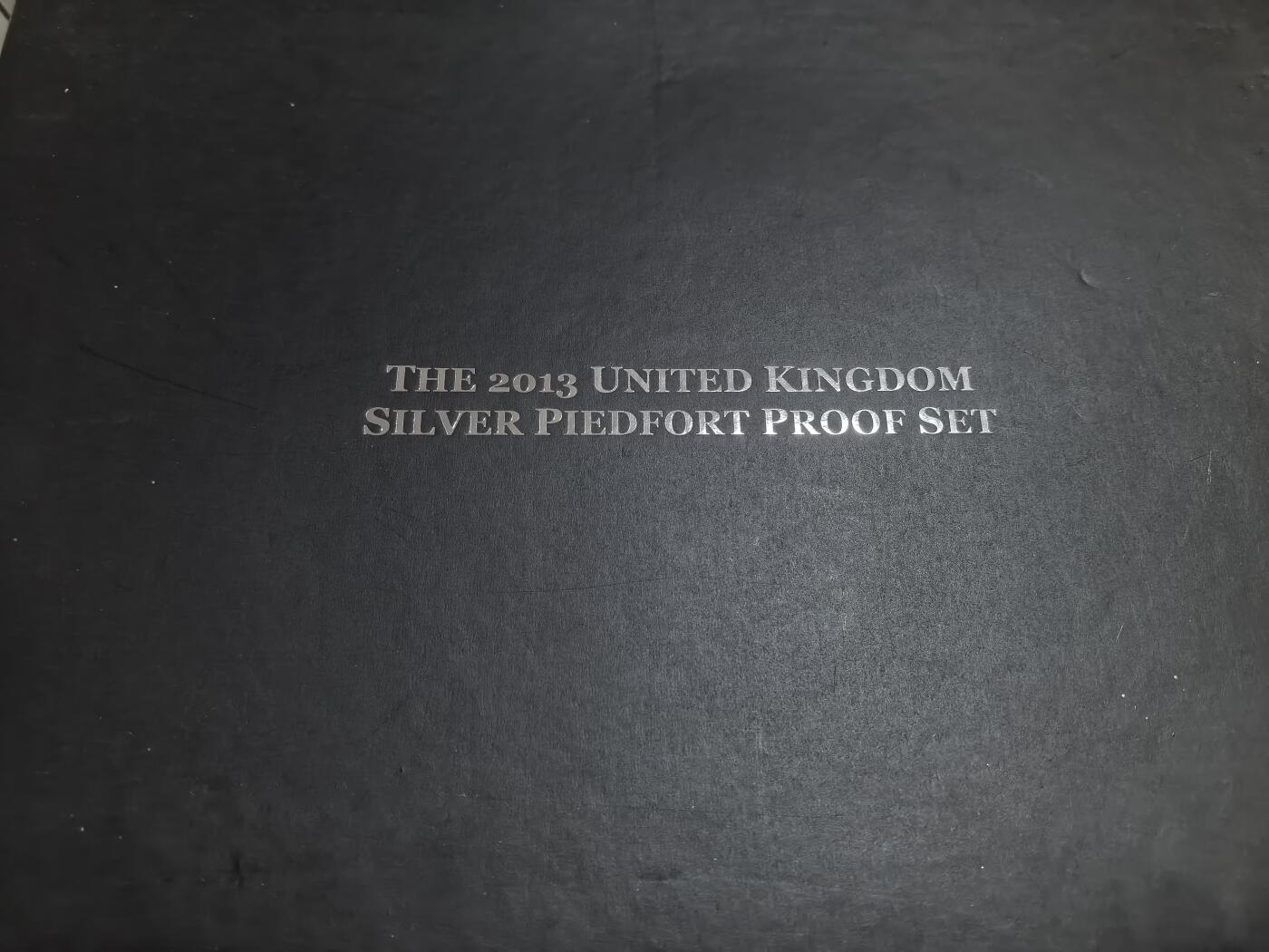 长老汇马年精选第五场拍卖 2013英国7枚精制加厚银币套装，181.56克925银，盒证全，钢琴烤漆木盒，2013套