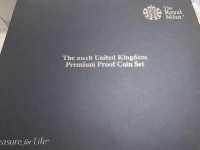 长老汇马年精选第七场拍卖 - 2018英国14枚精制币豪华套装，盒证全，实木盒，5000套